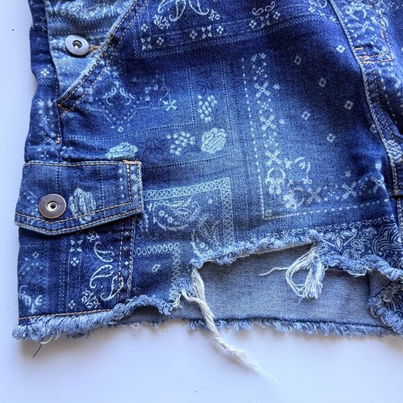 No Boundaries Overalls Womens M Blue Bandana Denim Distressed Shorts - Picture 4 of 13
